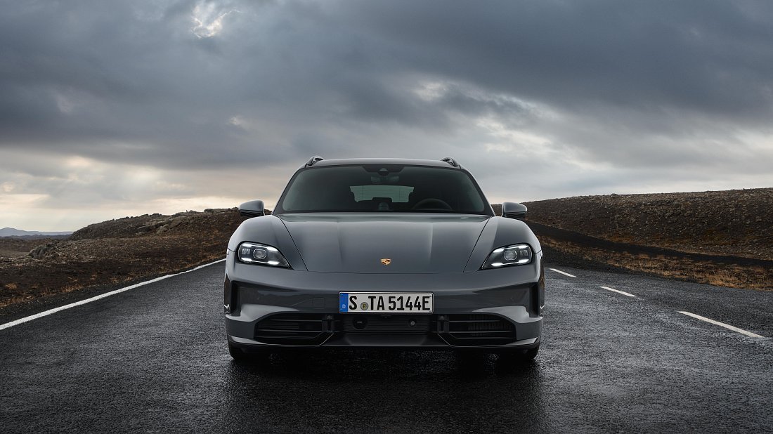 Porsche Taycan GTS Sport Turismo (2024-...) front fascia photo, grille, headlights, bumper, exterior