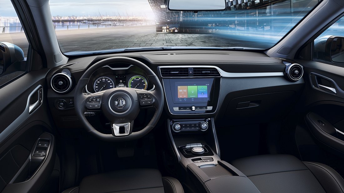 MG ZS EV Gen 1 (2019-2021) interior photo, front seat, driver seat, dashboard, steering wheel, infotainment, cockpit