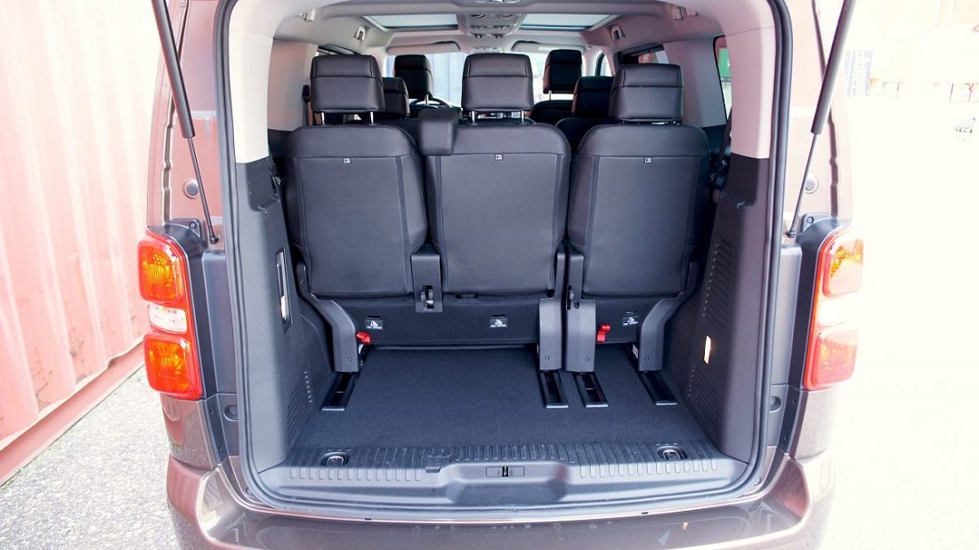 Citroën e-SpaceTourer M 75 kWh (2024-…) trunk, boot, seats up, seats upright, cargo space, cargo volume, cargo capacity, storage