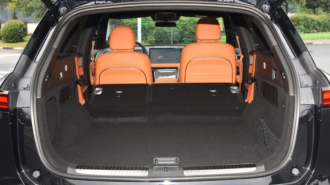 XPENG G9 RWD Long Range (2023-…) trunk, boot, expanded, folded seats, maximum volume, max cargo, max capacity, max storage