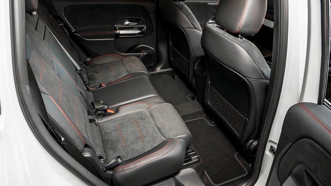 Mercedes EQB 300 4MATIC (2023-…) rear seats, back seats, passenger seats, legroom, headroom, interior