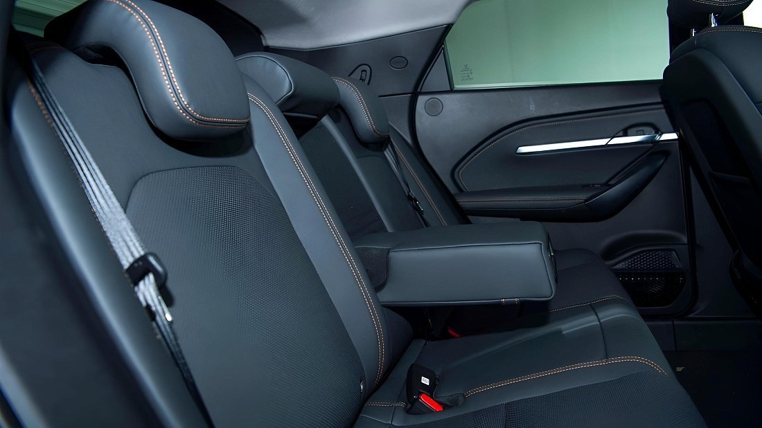 VinFast VF 6 Eco (2024-…) rear seats, back seats, passenger seats, legroom, headroom, interior