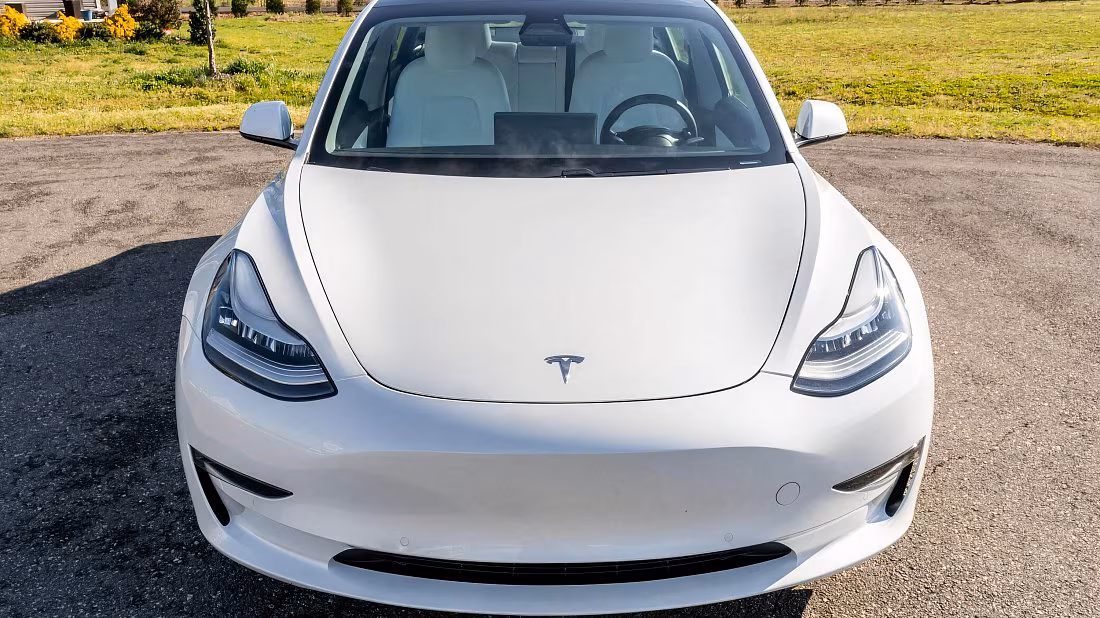 Tesla Model 3 Long Range AWD (2018-2023) front fascia, grille, headlights, bumper, exterior