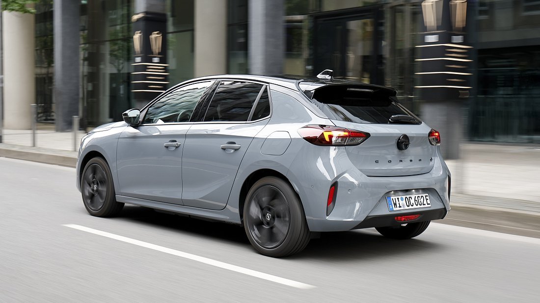 Opel Corsa Electric 51 kWh (2023-…) rear quarter, three-quarter view, diagonal, exterior