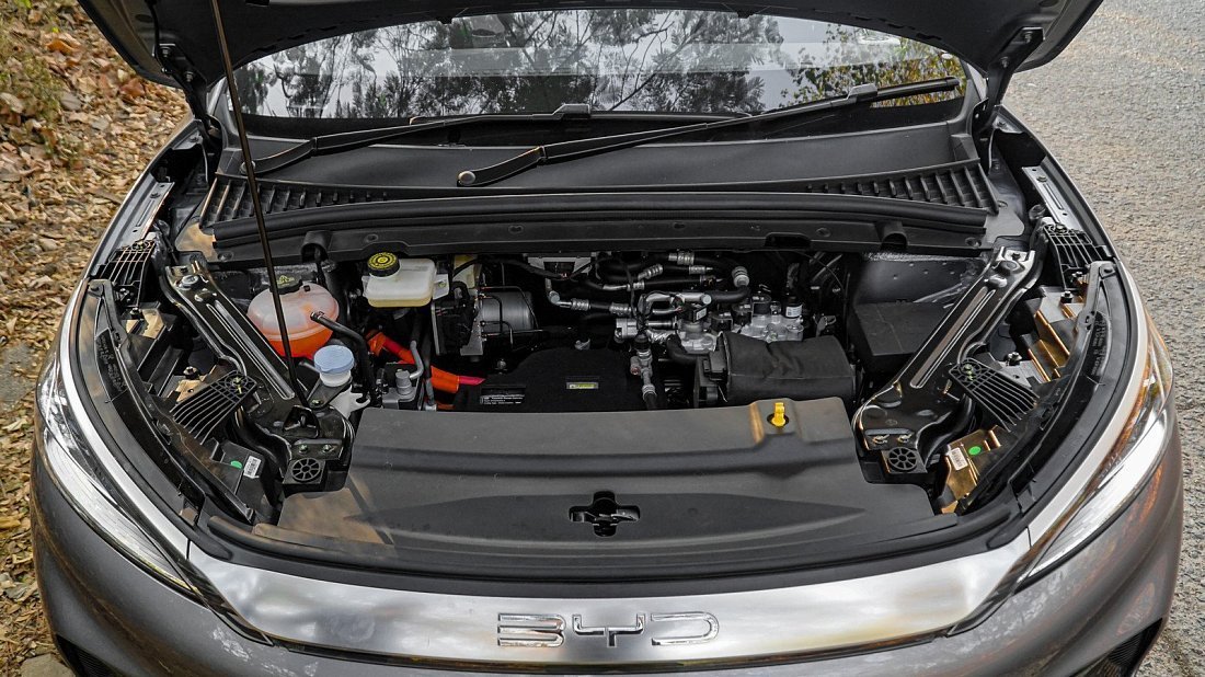 BYD Atto 3 FWD (2022-…) frunk, front trunk, under hood, storage, cargo, capacity, bonus space
