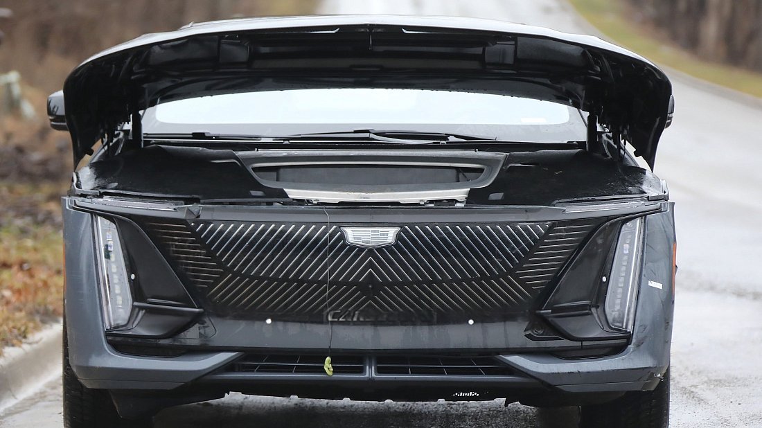 Cadillac Celestiq (2024-…) frunk, front trunk, under hood, storage, cargo, capacity, bonus space
