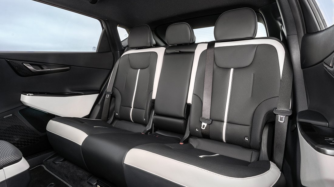 Kia EV6 Standard Range RWD (2024-…) rear seats, back seats, passenger seats, legroom, headroom, interior
