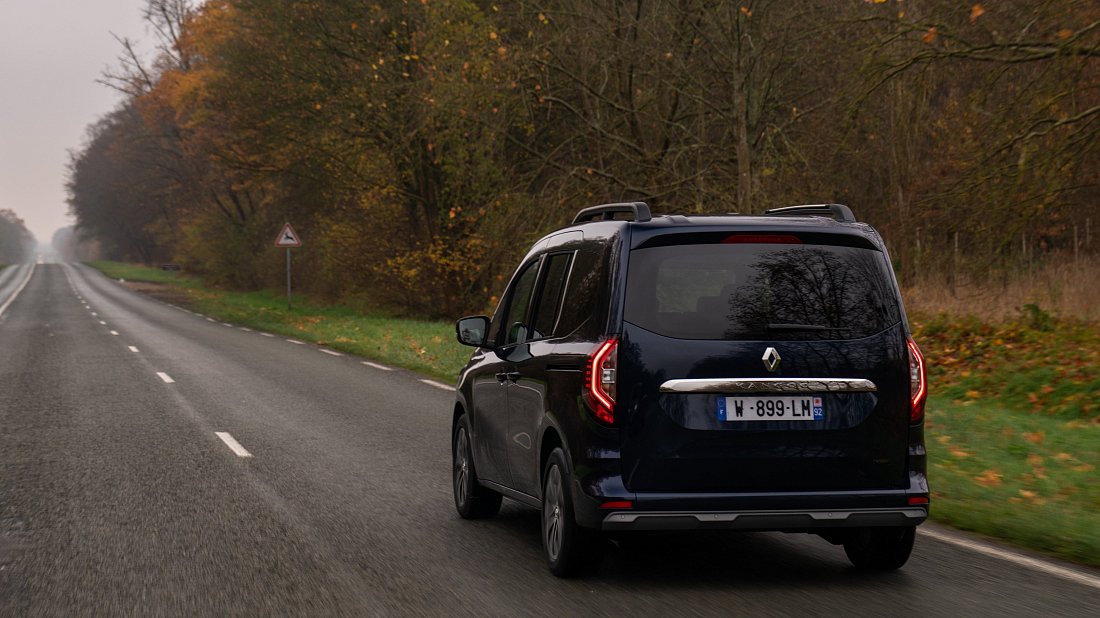 Renault Kangoo E-Tech Electric (2022-…) rear quarter, three-quarter view, diagonal, exterior