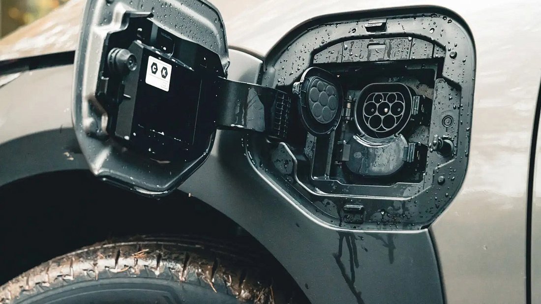 Toyota bZ4X (bZ) AWD (2025-…) charge port Europe, charging, inlet, plug, connector