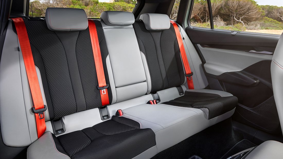 Škoda Elroq 85 (2024-...) rear seats, back seats, passenger seats, legroom, headroom, interior
