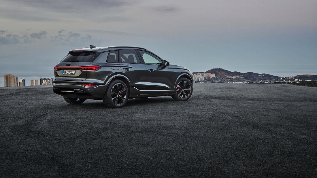 Audi SQ6 e-tron (2024-…) rear quarter, three-quarter view, diagonal, exterior