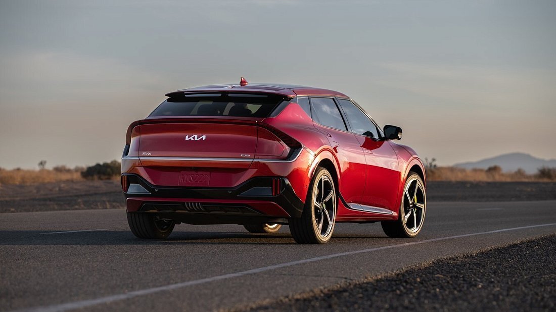 Kia EV6 GT (2022-2024) rear quarter photo, three-quarter view, diagonal, exterior