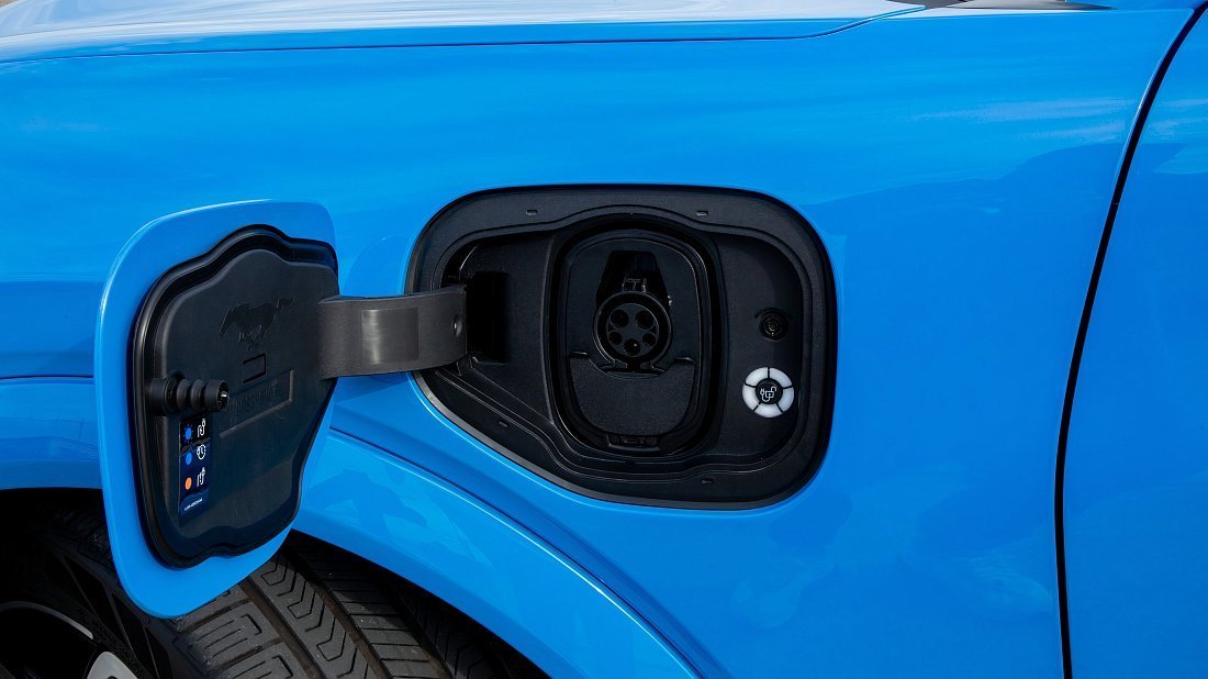 Ford Mustang Mach-E GT (2023-…) charge port USA, charging, inlet, plug, connector