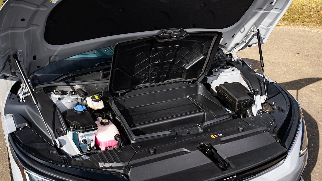 Kia EV6 Long Range RWD (2024-…) frunk, front trunk, under hood, storage, cargo, capacity, bonus space