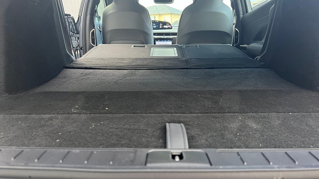 Lucid Air Sapphire (2023-…) trunk, boot, expanded, folded seats, maximum volume, max cargo, max capacity, max storage
