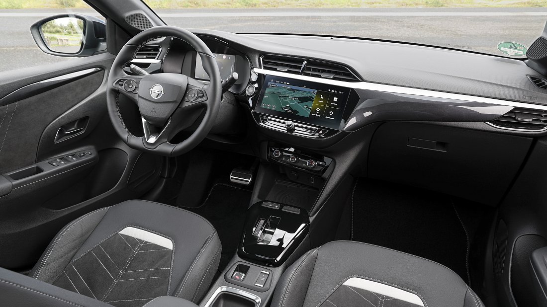 Opel Corsa Electric 51 kWh (2023-…) interior, front seat, driver seat, dashboard, steering wheel, infotainment, cockpit