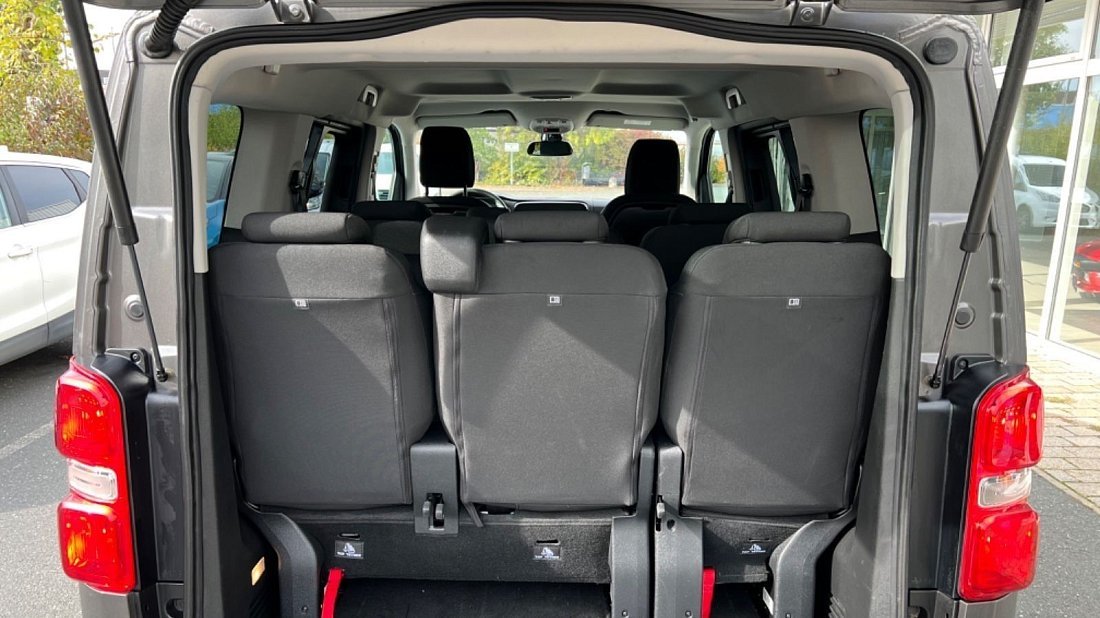 Opel Zafira Electric Life S 50 kWh (2020-2021) trunk, boot, seats up, seats upright, cargo space, cargo volume, cargo capacity, storage