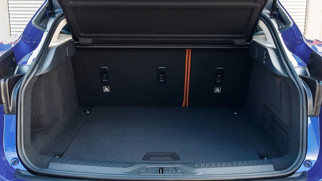 Jaguar I-Pace EV400 (2018-2020) trunk photo, boot, seats up, seats upright, cargo space, cargo volume, cargo capacity, storage