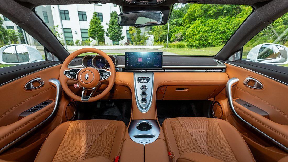 GWM ORA 07 (2024-…) interior, front seat, driver seat, dashboard, steering wheel, infotainment, cockpit