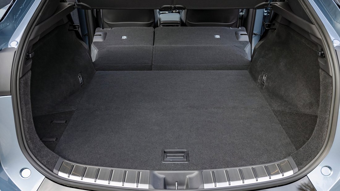 Lexus RZ 350e (2025-…) trunk, boot, expanded, folded seats, maximum volume, max cargo, max capacity, max storage