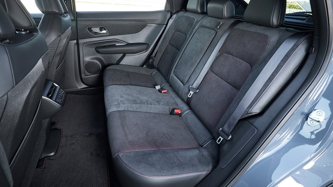 Nissan Ariya 87 kWh e-4ORCE AWD Nismo (2024-…) rear seats photo, back seats, passenger seats, legroom, headroom, interior