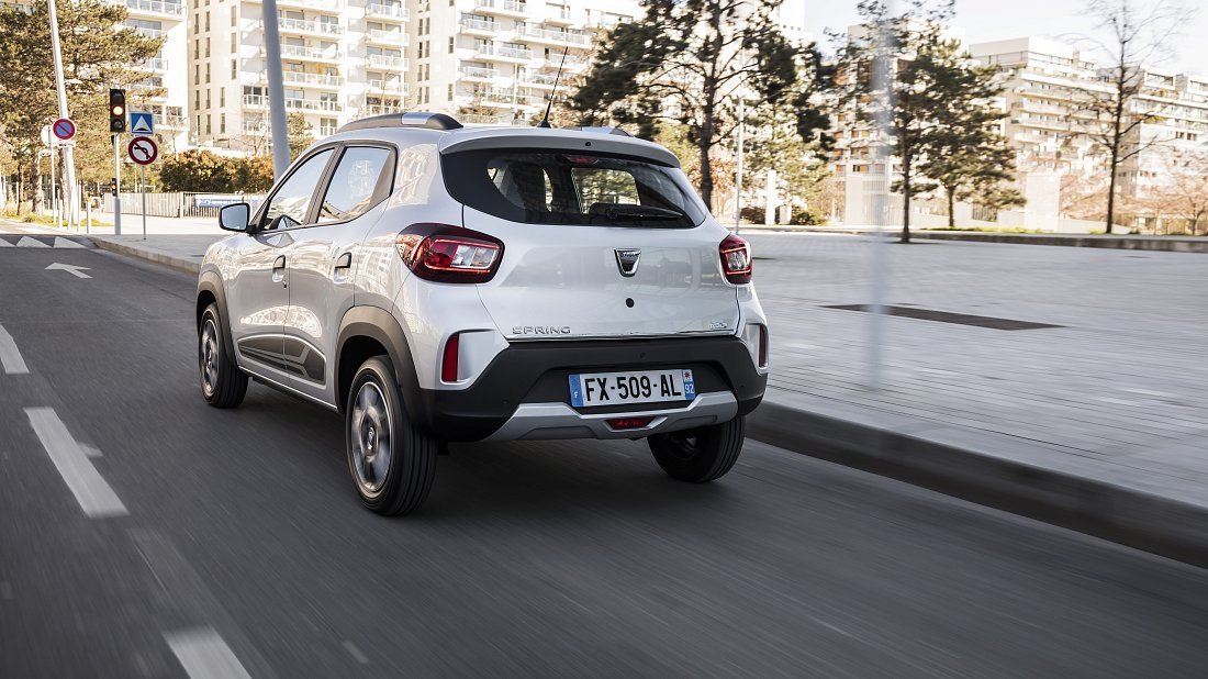 Dacia Spring Electric (2021-2022) rear quarter photo, three-quarter view, diagonal, exterior