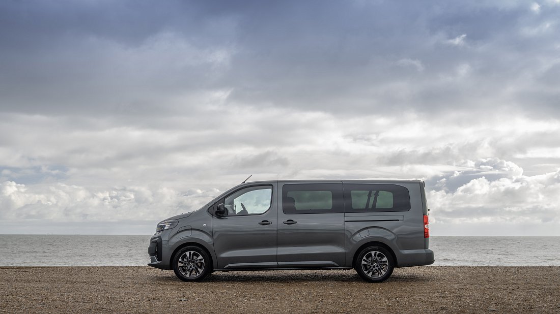 Opel Zafira Electric Life L3 50 kWh (2024-...) side profile, silhouette, doors, wheels, exterior