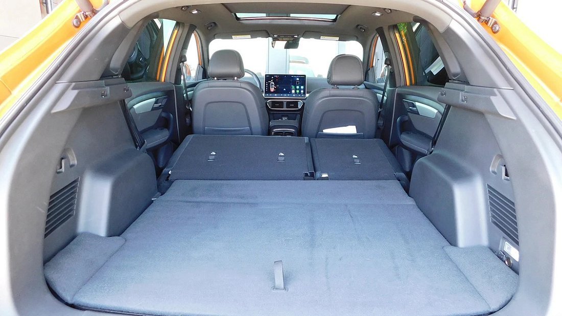 VinFast VF 8 Eco (2024-…) trunk, boot, expanded, folded seats, maximum volume, max cargo, max capacity, max storage