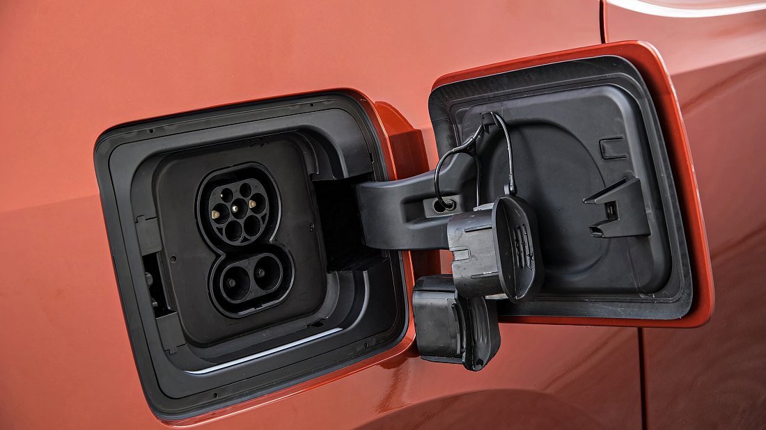 BMW i3 BEV 120 Ah (2018-2022) charge port Europe, charging, inlet, plug, connector