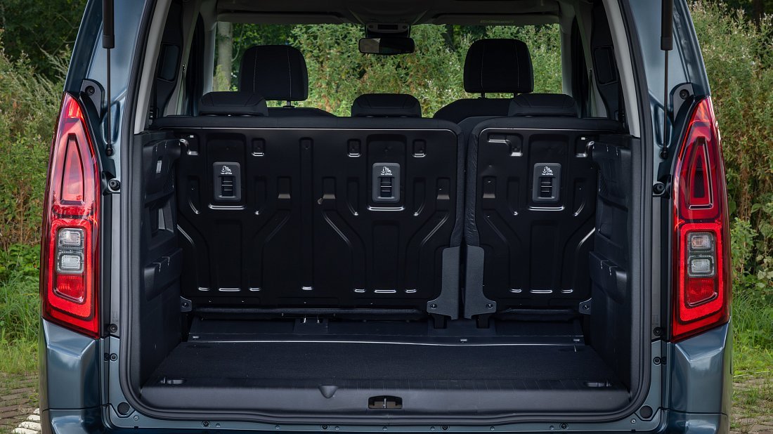 Toyota Proace City Verso Electric L1 52 kWh (2024-...) trunk photo, boot, seats up, seats upright, cargo space, cargo volume, cargo capacity, storage