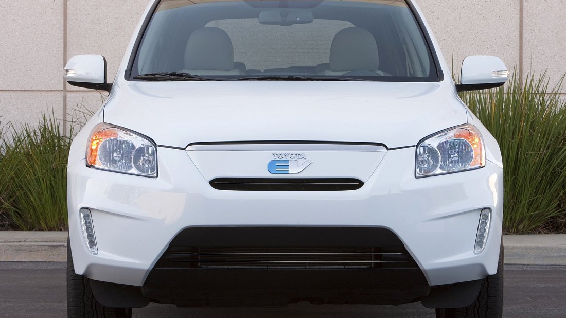 Toyota RAV4 EV Gen 2 (2012-2014) front fascia photo, grille, headlights, bumper, exterior