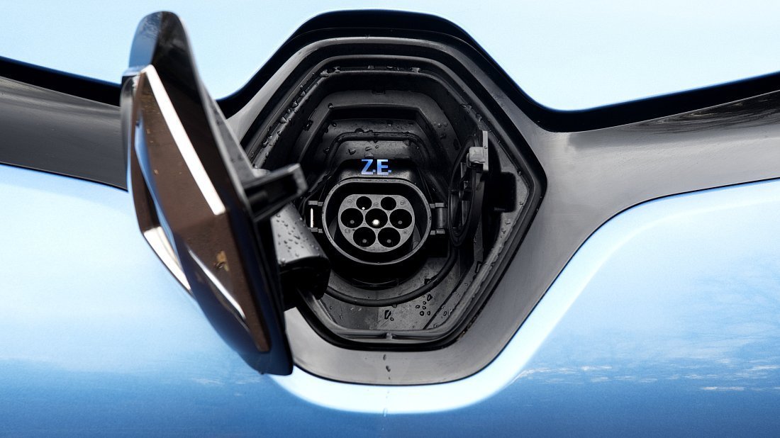 Renault Zoe Z.E. 40 R75/R90 Entry (2016-2018) charge port Europe, charging, inlet, plug, connector