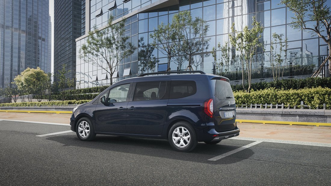 Renault Grand Kangoo E-Tech Electric (2024-…) rear quarter photo, three-quarter view, diagonal, exterior