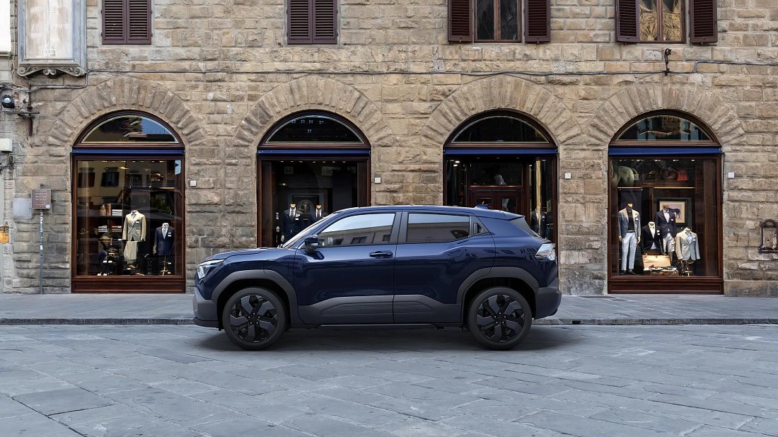 Suzuki e Vitara 61 kWh FWD (2025-…) side profile photo, silhouette, doors, wheels, exterior