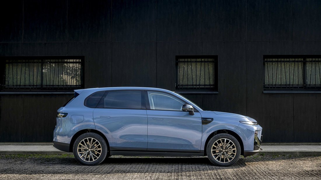 Leapmotor B10 Pro (2025-..) side profile photo, silhouette, doors, wheels, exterior