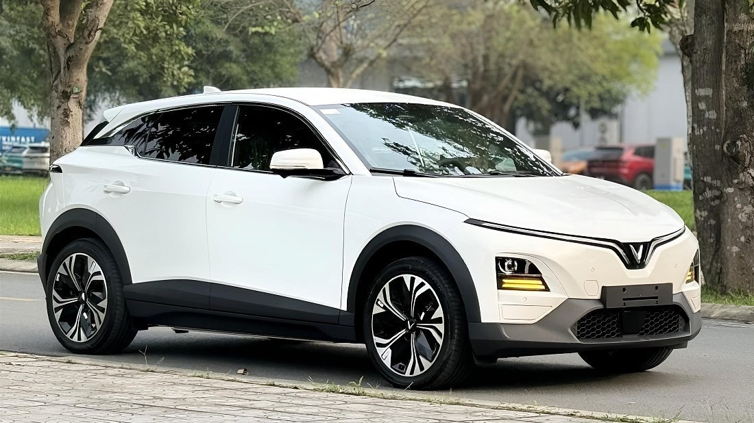 VinFast VF 6 Eco (2024-…) side profile, silhouette, doors, wheels, exterior