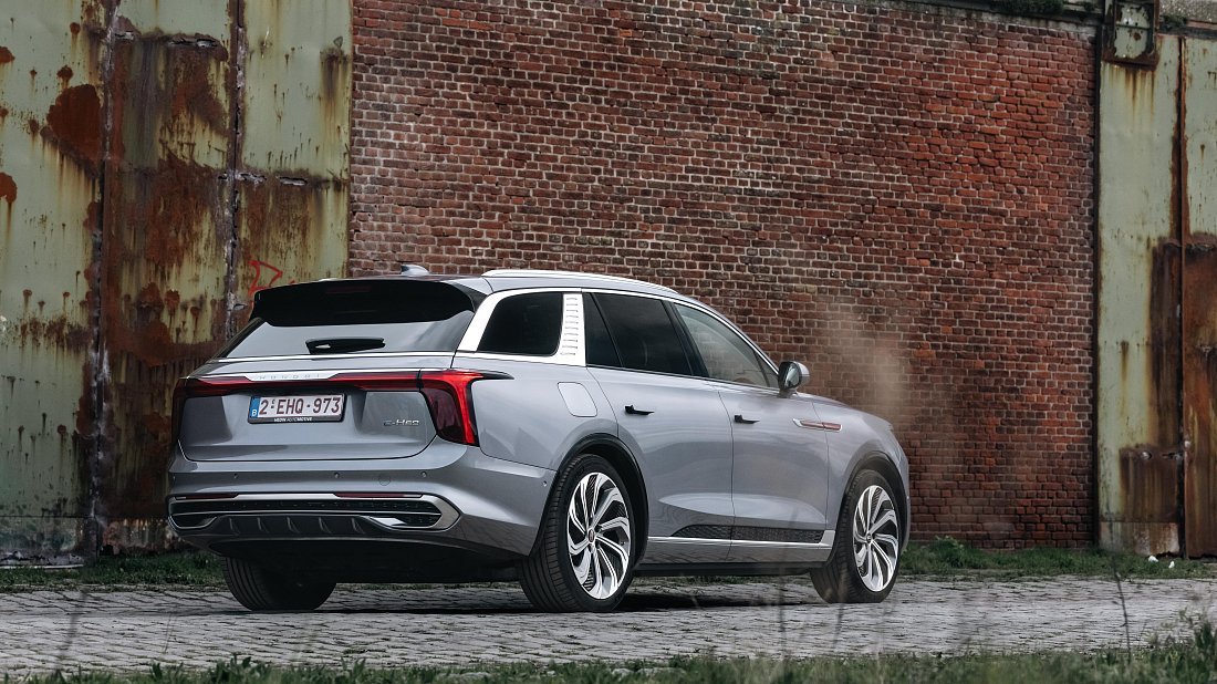 Hongqi E-HS9 99 kWh (2022-...) rear quarter, three-quarter view, diagonal, exterior