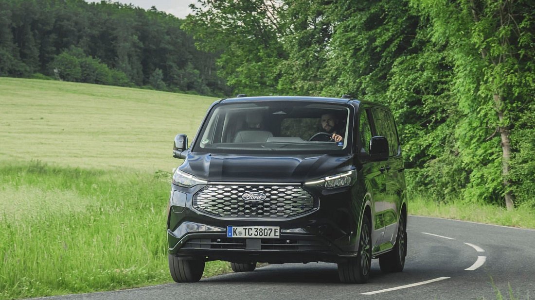 Ford e-Tourneo Custom L1 210 kW (2024-...) front fascia, grille, headlights, bumper, exterior