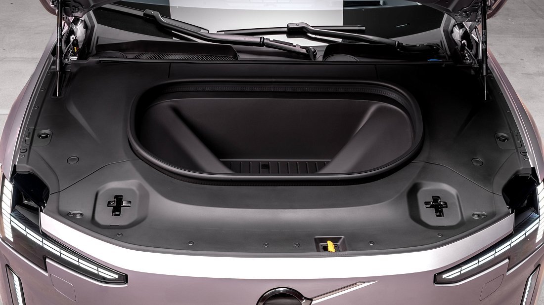 Volvo ES90 Twin Motor Performance (2025-…) frunk, front trunk, under hood, storage, cargo, capacity, bonus space