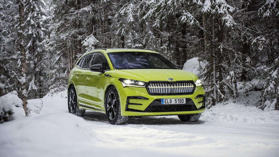 Škoda Enyaq RS (2023-…) front view, front quarter, diagonal, exterior