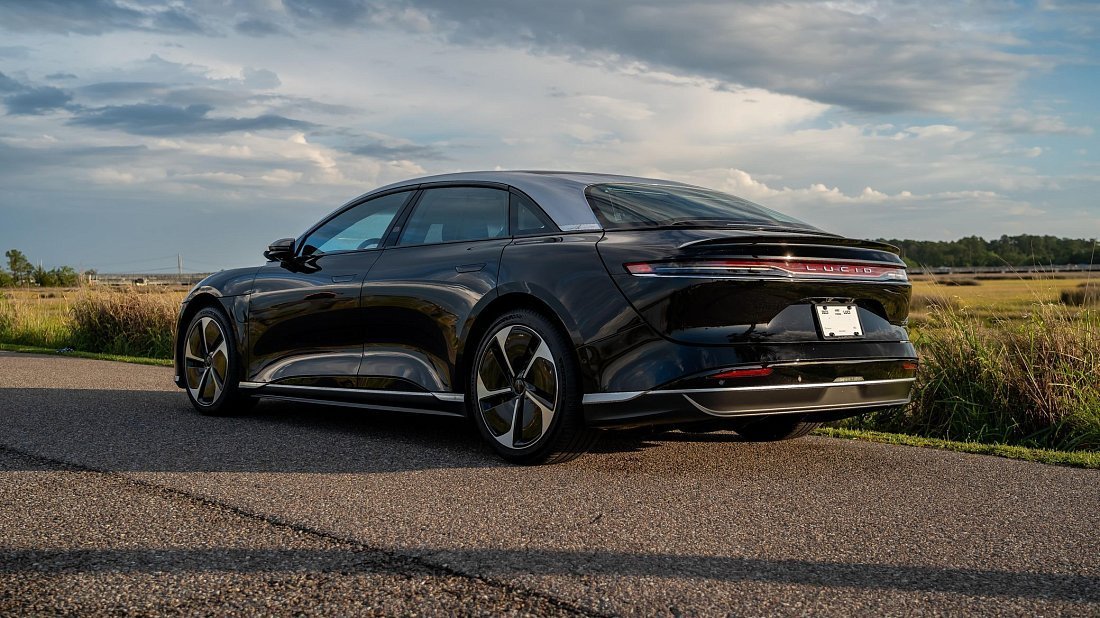 Lucid Air Pure RWD (2022-…) rear quarter, three-quarter view, diagonal, exterior