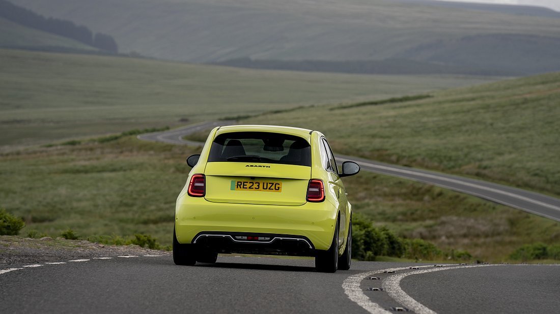 Abarth 500e Hatchback (2023-…) rear view, taillights, trunk, spoiler, badge, bumper, exterior