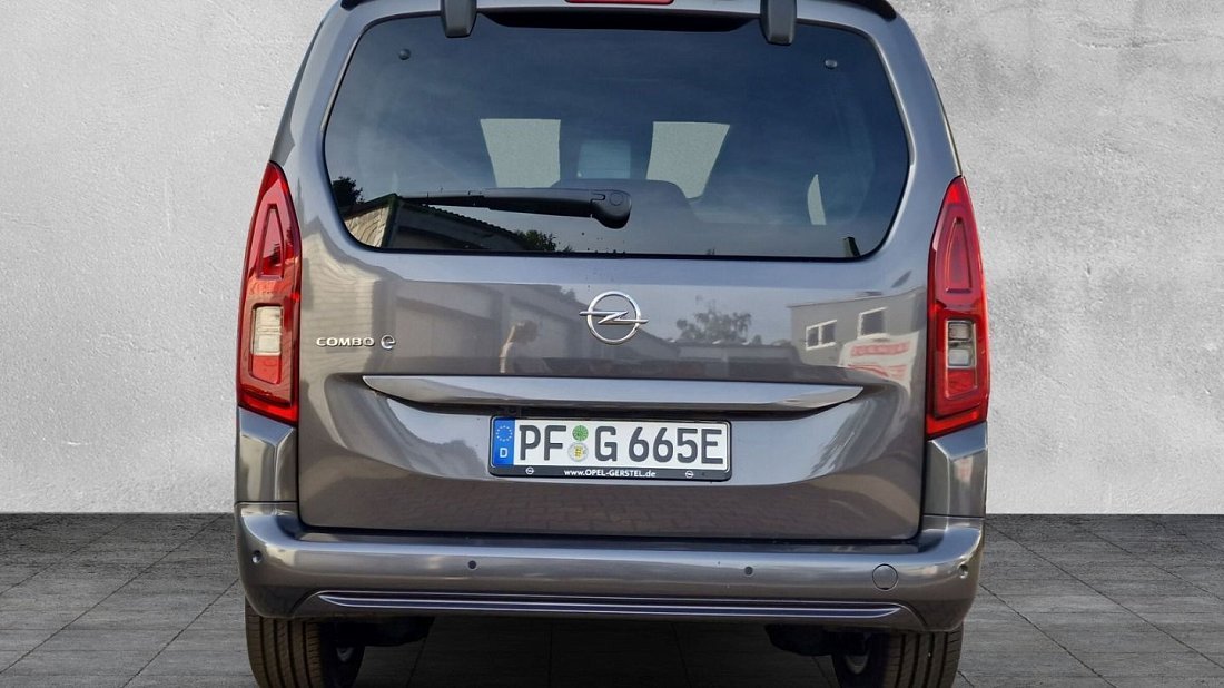 Opel Combo Electric Life XL 50 kWh (2021-2024) rear view photo, taillights, trunk, spoiler, badge, bumper, exterior