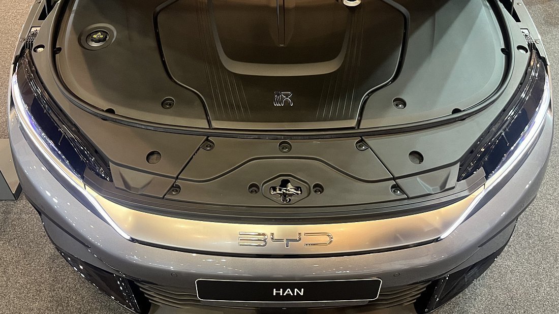 BYD Han AWD (2023-…) frunk, front trunk, under hood, storage, cargo, capacity, bonus space