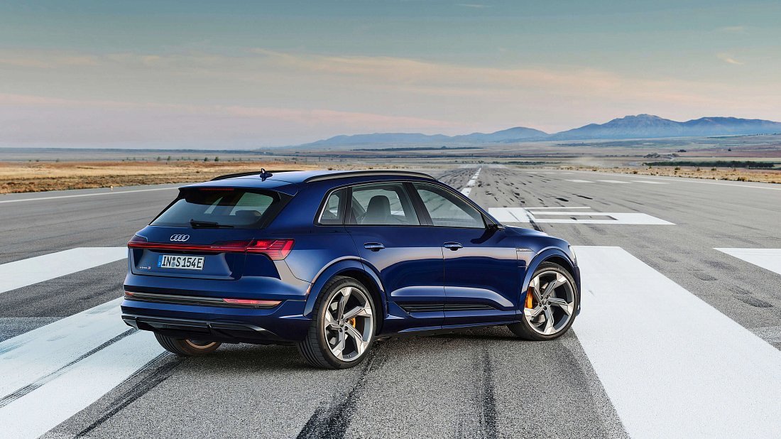 Audi e-tron S (2020-2022) rear quarter photo, three-quarter view, diagonal, exterior
