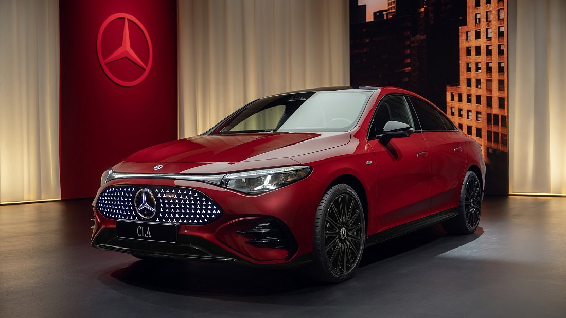 Mercedes CLA 350 4MATIC (2025-...) front view, front quarter, diagonal, exterior