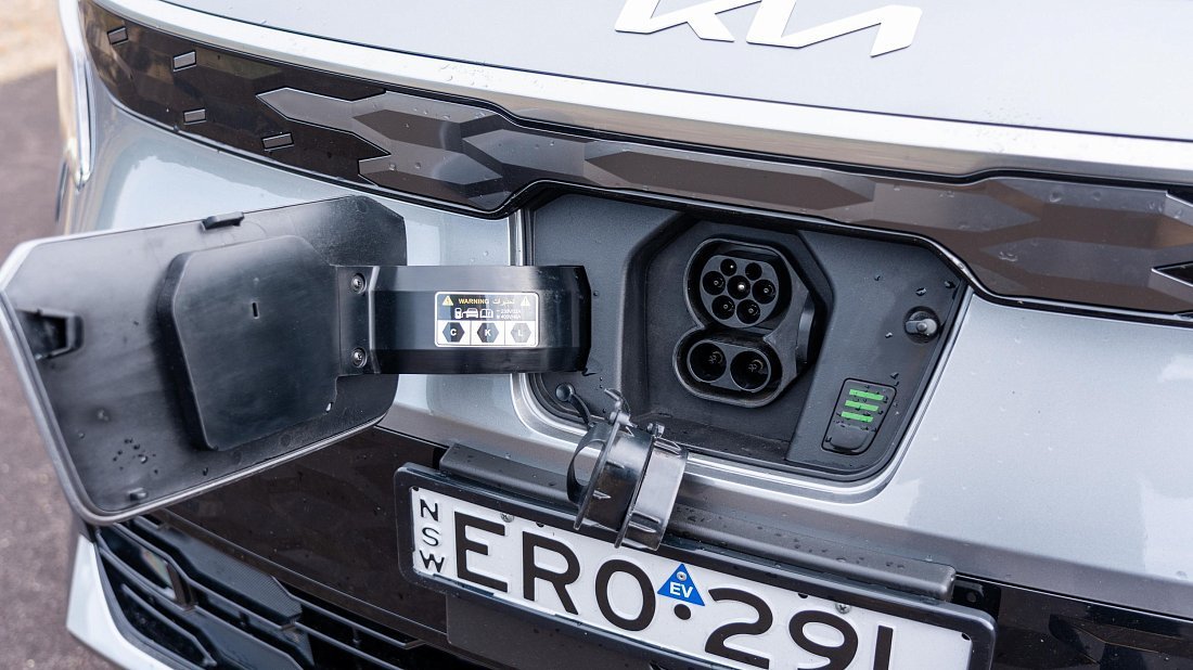Kia Niro EV Long Range (2022-…) charge port Europe, charging, inlet, plug, connector