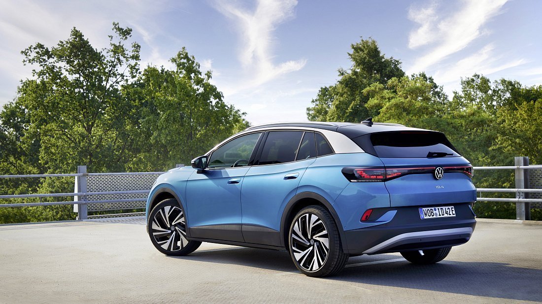 Volkswagen ID.4 Pro 4MOTION (2023-…) rear quarter, three-quarter view, diagonal, exterior