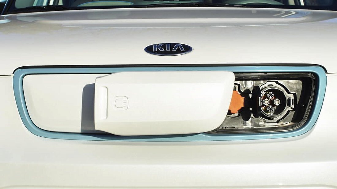 Kia Soul EV (2014-2017) charge port Europe, charging, inlet, plug, connector