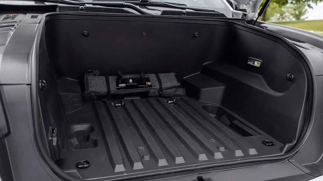 Chevrolet Silverado EV LT Extended Range (2025-…) frunk, front trunk, under hood, storage, cargo, capacity, bonus space